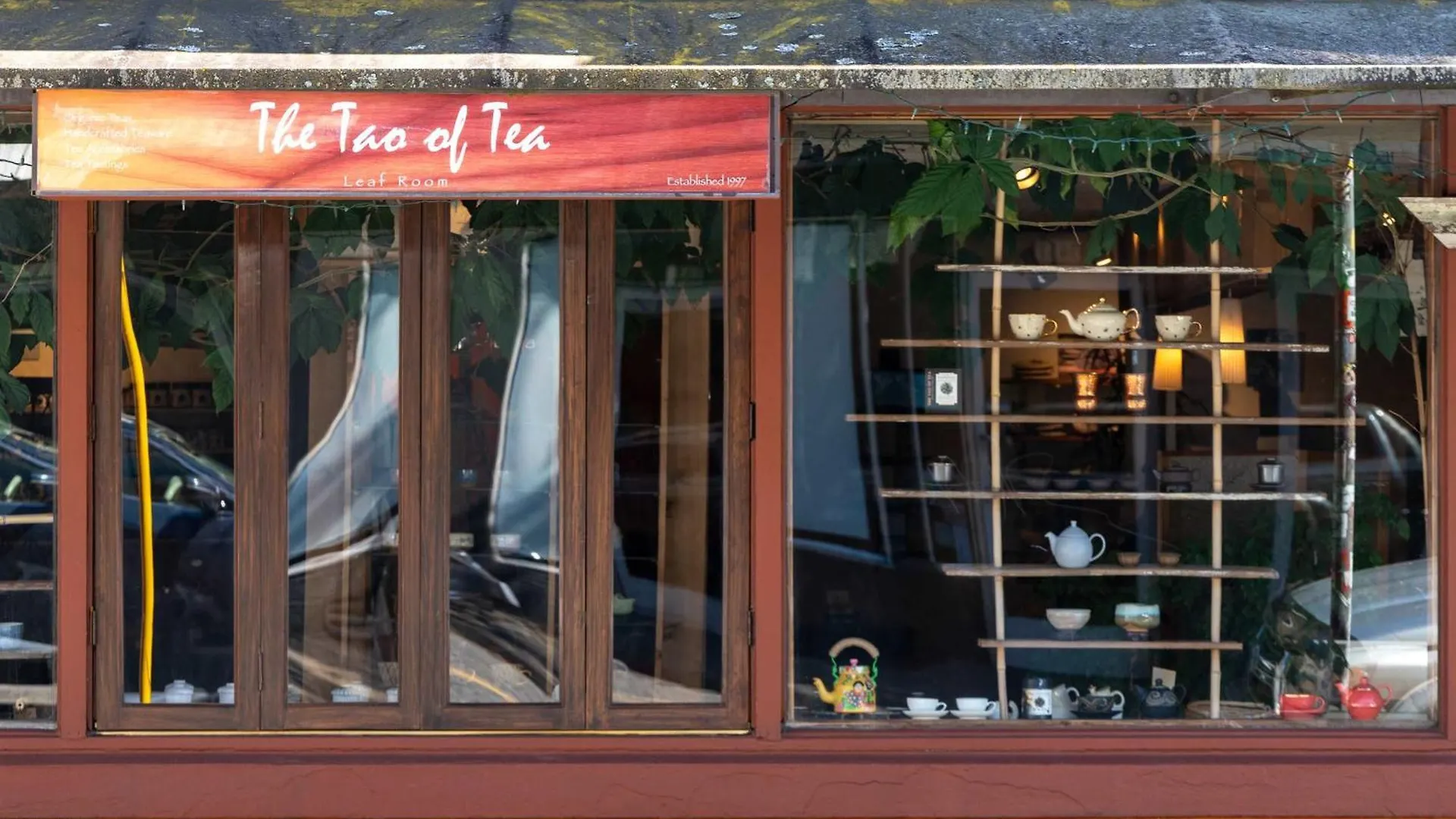 Stay Portland - The Little Tower - Local Vintage Shops & Eateries